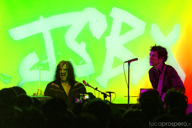 http://xl.repubblica.it/fotogallerie/jon-spencer-blues-explosion-live-a-roma/33522/